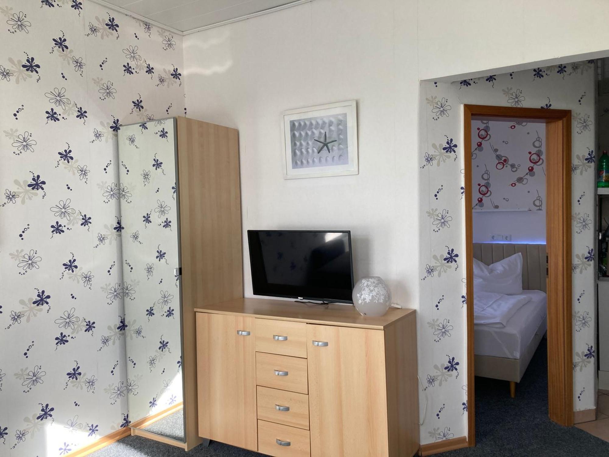 Haus Krabbe Apartments Mit Doppelbetten, Fuer 1-2 Personen, Hunde Kostenfrei Willkommen, Kostenfreier Parkplatz, Zwischen Bremerhaven Und Cuxhaven Gelegen Wremen Luaran gambar